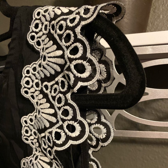 Who What Wear Black Cotton Sleeveless Top - Picture 3 of 5